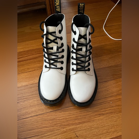 Dr.Martens 💕Luana white boots 💕size women’s 6 - Picture 11 of 11